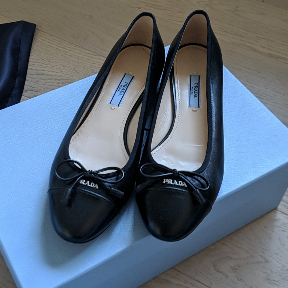 NIB Prada Bow Flats Size 37.5 Black Authentic
